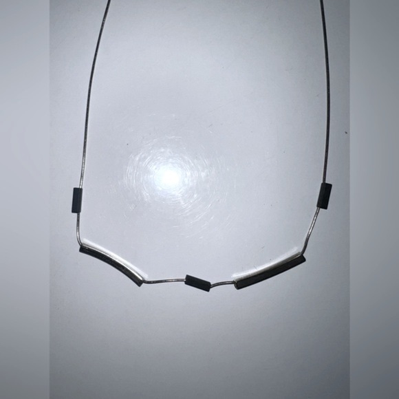 Silver adjustable 20-22 1/2” necklace with black & gold movable floating bars - Picture 4 of 5